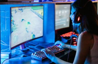 What Are the Advantages of Curved Gaming Monitors?