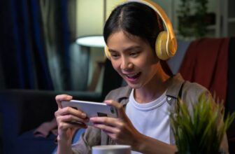 What Are the Benefits of EQ Settings on Gaming Headphones?